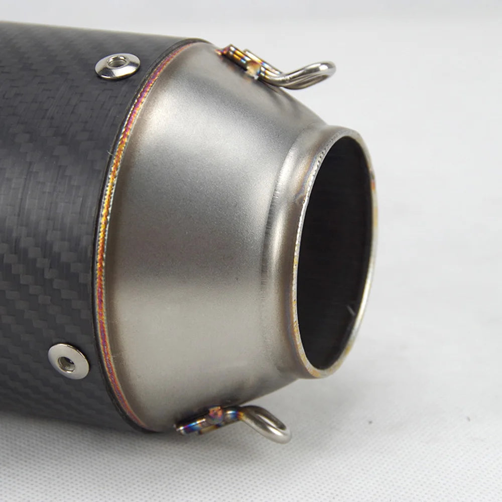 Escape Universal para Motocicleta en Fibra de Carbono CNC – Compatible con Kawasaki Z900 / Yamaha FZ6 / KTM RC390 / BMW S1000XR